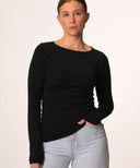 SINJA Shirt – feminin und mit Drapierung in Schwarz