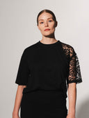 LACEY 2 T-Shirt loose fit – mit Spitze in schwarz