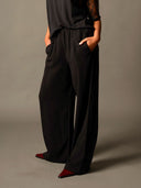 HOSE FENJA WIDE LEG AUS TENCEL schwarz