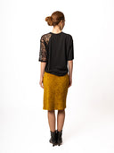 MASHA - schmaler Rock aus Haute Couture-Samt in Gold